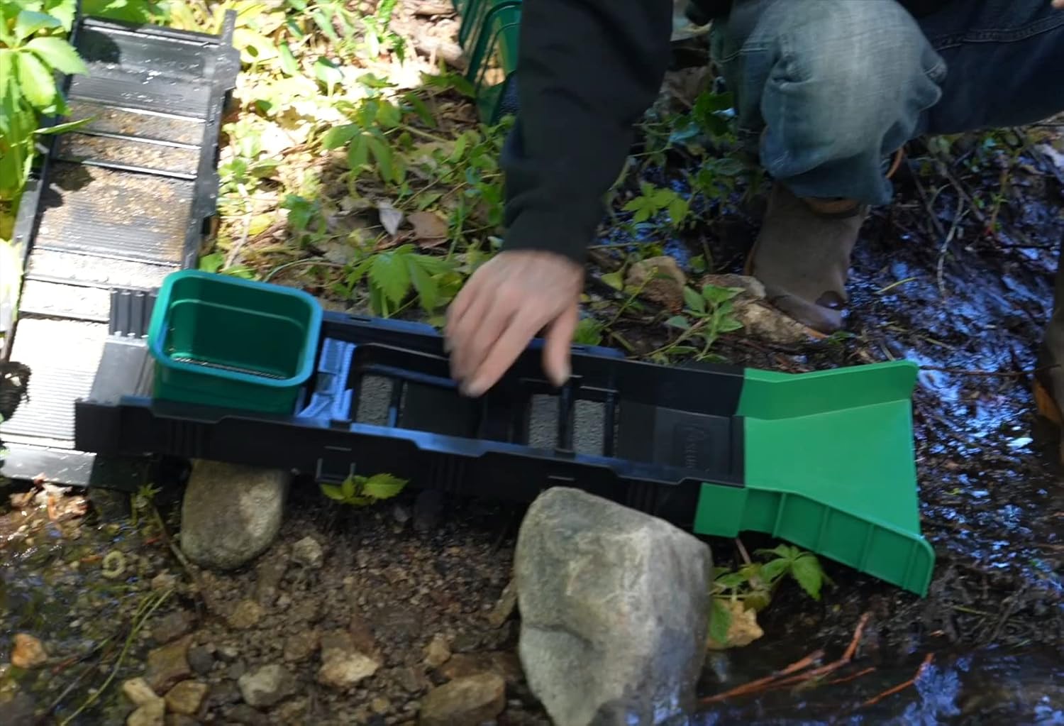 53 inch Sluice Box Gold Panning Kit with Classifier Pans and Scoop Z589