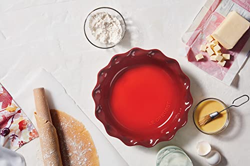 Le Creuset Stoneware 9" Heritage Pie Dish, Cerise G1916